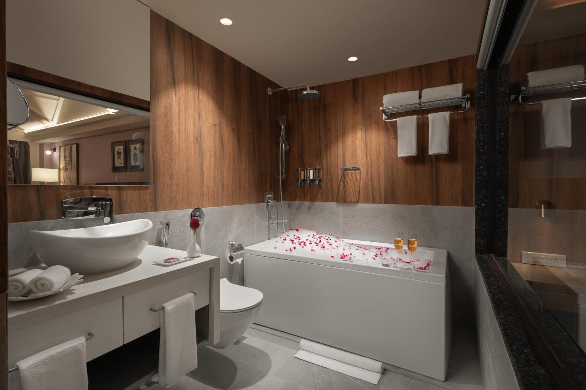 Bookmark Resorts, Manali ภายนอก รูปภาพ